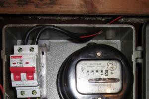 अपने हाथों से बिजली मीटर का सही कनेक्शन देश के घर में एकल-चरण बिजली मीटर कैसे स्थापित करें